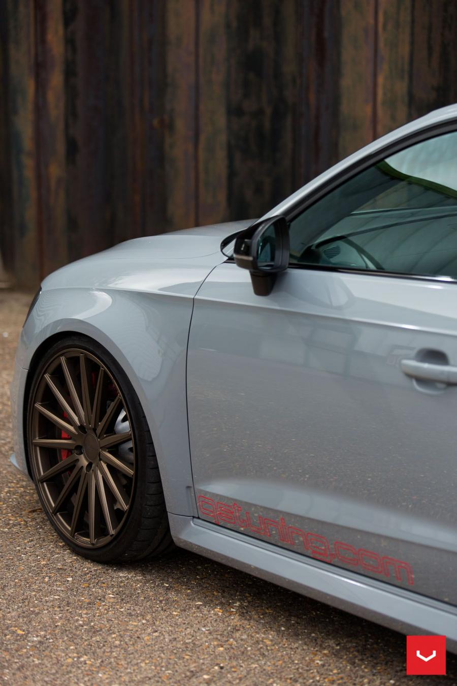 Детали экстерьера Audi RS3 Sportback on Vossen Wheels (VFS2) 2016 года  (фото 19 из 47)
